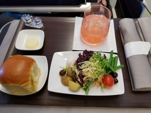 Hawaiian Air First Class review - dining